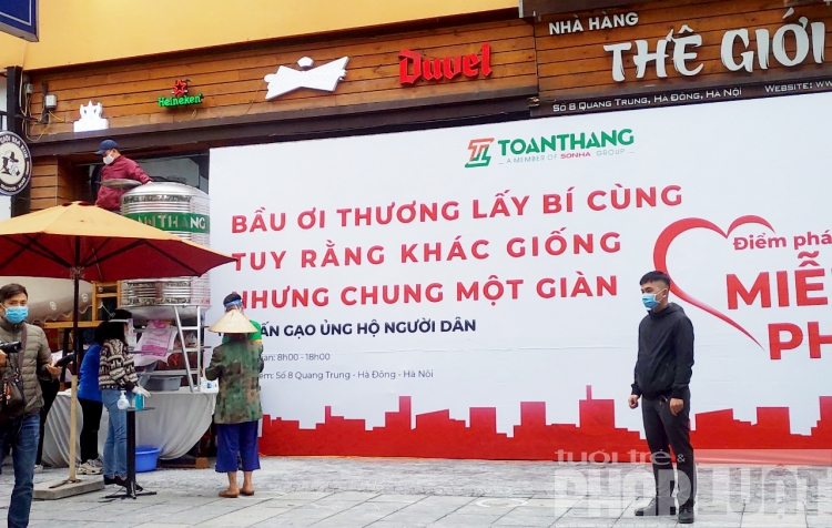 nhung tam long vang chung tay day lui covid 19 o ha noi