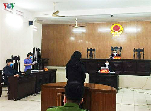 nguoi phu nu tat canh sat tai chot kiem dich covid 19 o hai phong linh an