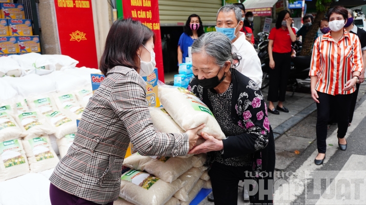 phuong hang gai phat hon 3 tan gao toi tung ho dan