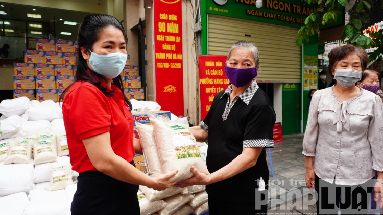 phuong hang gai phat hon 3 tan gao toi tung ho dan