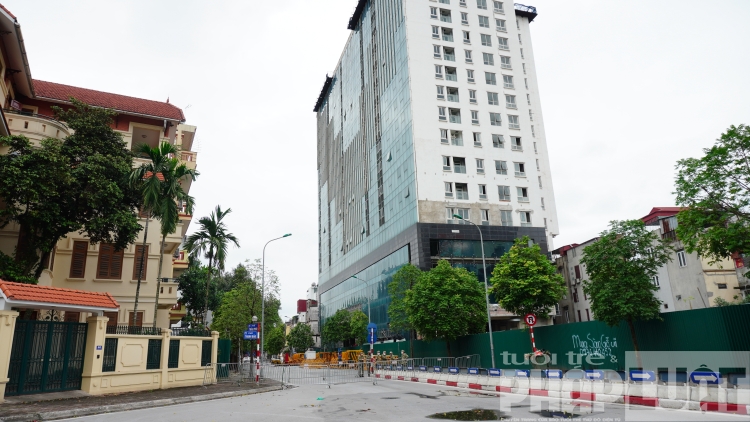 ha noi phong toa duong cho cat ngon toa 8b le truc