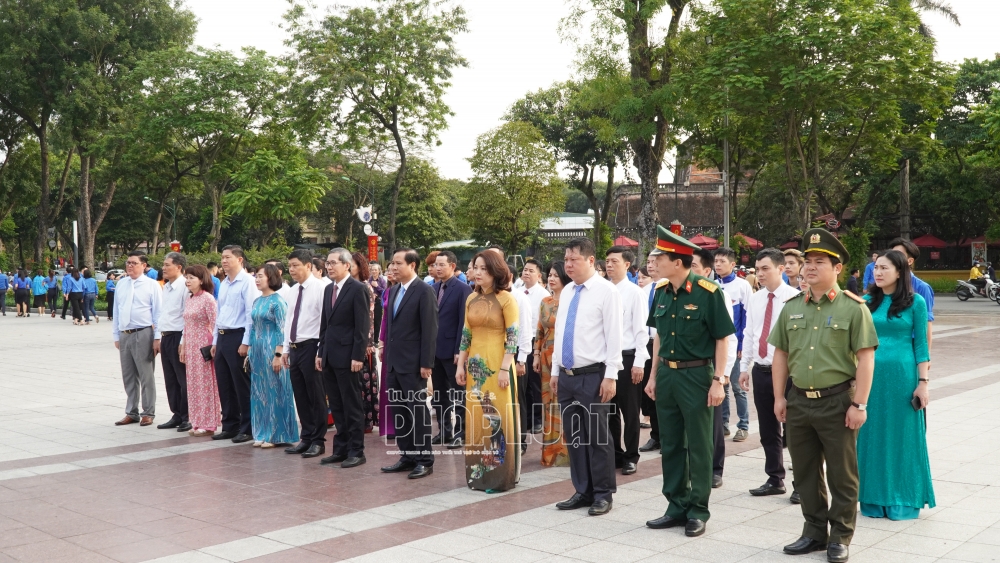 Hà Nội: Lãnh đạo thành phố dâng hoa kỷ niệm 151 năm Ngày sinh V.I.Lênin