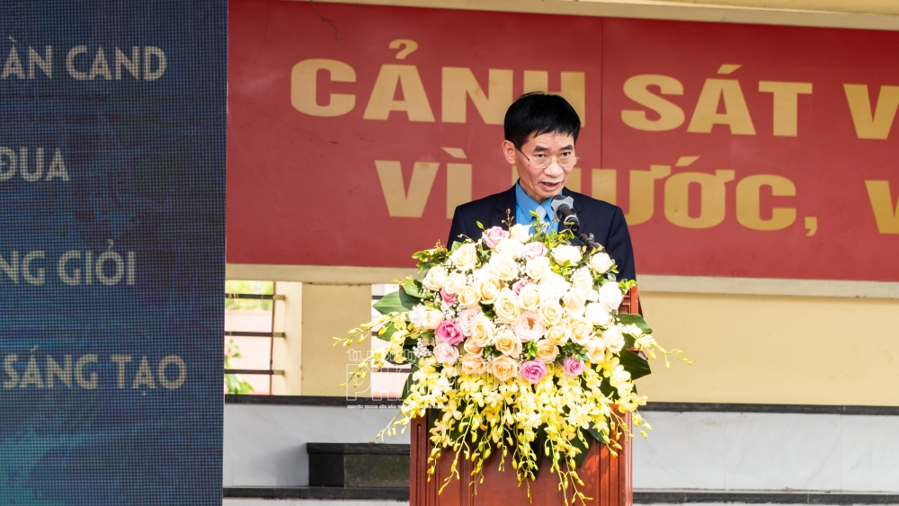 Đồng chí Trần Văn Thuật, Phó Chủ tịch Tổng Liên đoàn Lao động Việt Nam phát biểu chỉ đạo tại buổi lễ