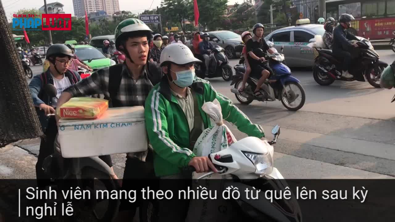 "Biển người" đổ về bến xe Hà Nội sau kỳ nghỉ lễ 30/4 - 1/5