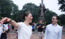 cong chua ke vi thuy dien tap the duc di dao o ho guom