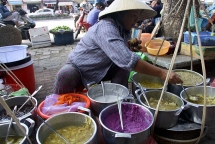 Gánh chè Huế hơn 10 năm níu chân du khách cố đô