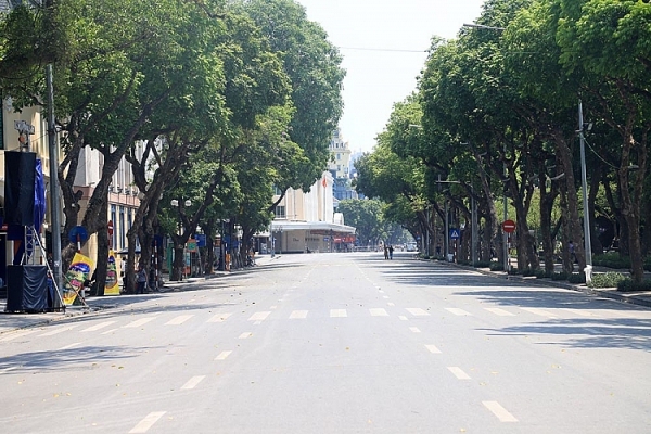 ha noi gan 60 do nong nhu do lua pho di bo vang hon ngay tet