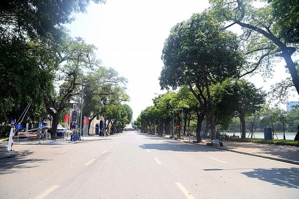 ha noi gan 60 do nong nhu do lua pho di bo vang hon ngay tet