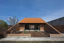 "Ngôi nhà gạch" ở Long An đẹp khó tin, nổi bật trên báo ngoại