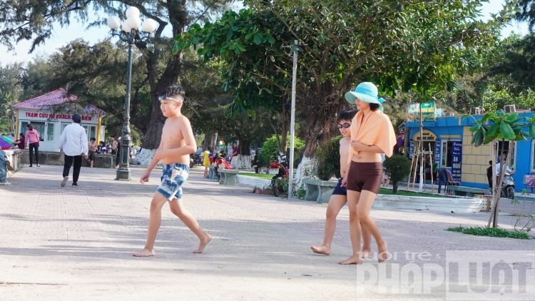 du khach un un do ve do son ngay nghi le cuoi cung