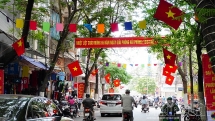 Phố phường rực đỏ mừng 65 năm ngày giải phóng Hải Phòng