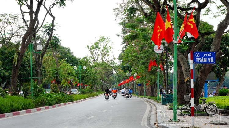 Những con phố mát dịu ngày hè ở Hà Nội