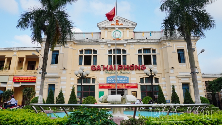 Đường sắt tăng lượng tàu đi Hải Phòng, Đồng Hới dịp cuối tuần