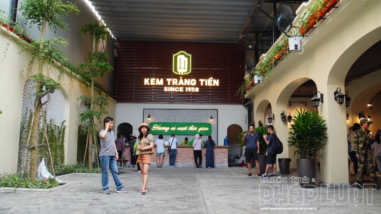 kham pha goc troi au tai kem trang tien