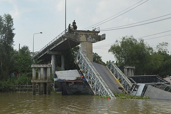 cau bot bi sap sau 3 thang dung thu phi