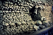 40.000 bộ xương người trang trí cho nhà thờ tại Cộng hòa Séc