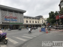 Hơn 200m đường Trần Hưng Đạo được rào chắn phục vụ thi công ga ngầm