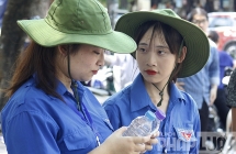 Những nữ tình nguyện viên "tiếp lửa" sĩ tử Hà Nội