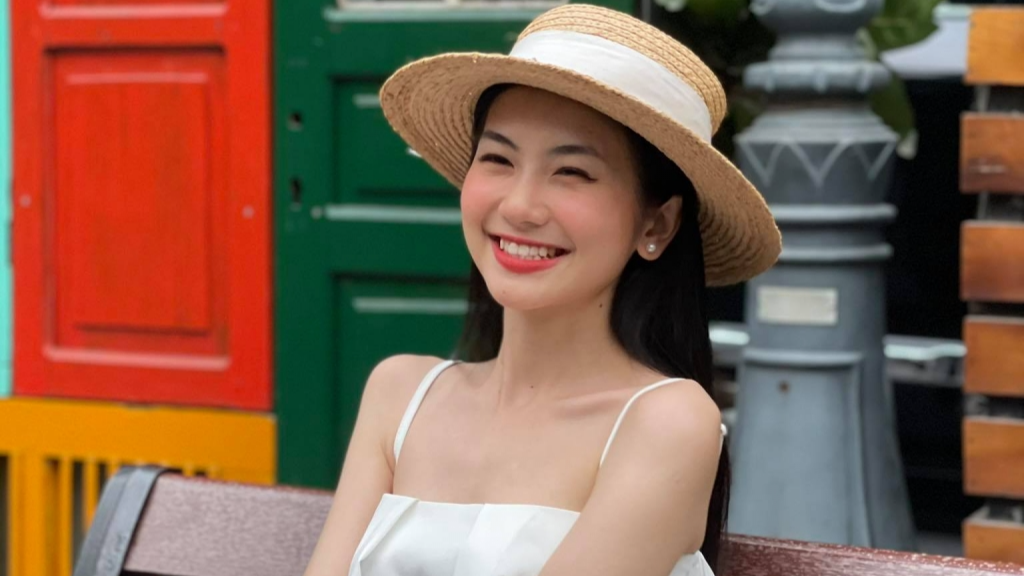 Ngắm vẻ đẹp “kẹo ngọt” của nữ sinh trường Y Hà Nội