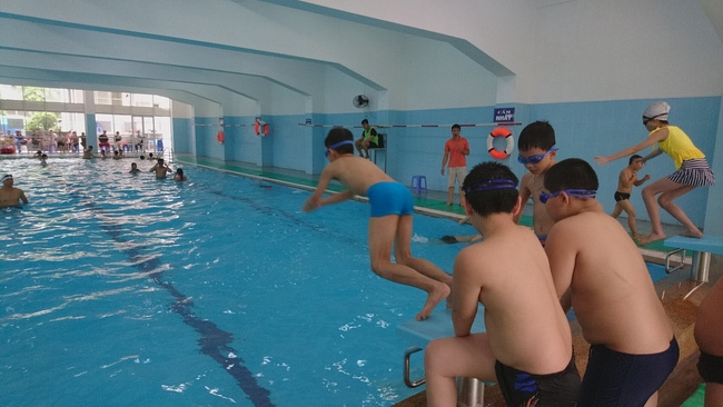 Lớp học bơi vui vẻ, hoàn toàn miễn phí ở Hà Nội