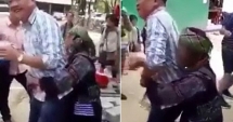 Lên Sapa du lịch, người đàn ông bối rối khi bị cụ bà "bắt làm chồng"