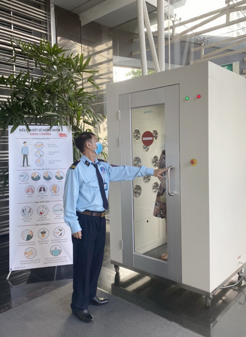 Buồng khử khuẩn vẫn hoạt động liên tục tại các công trình, trụ sở của PV GAS 5404 5316 buong khu khuan 1