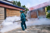 Xuất hiện đội đặc nhiệm phòng chống sốt xuất huyết ở Hà Nội