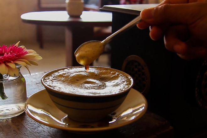 Cà phê thuốc bắc lần đầu tiên xuất hiện ở Sài Gòn