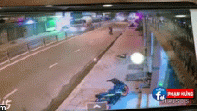 xe bon no lop tong truc dien xe tai khien 2 nguoi tu vong