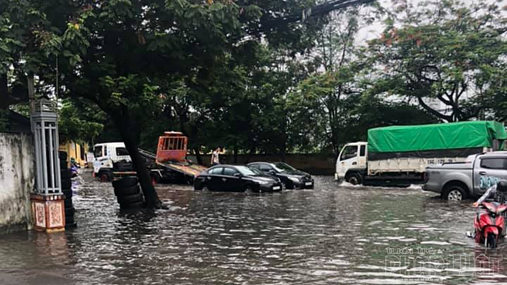 Đầu tuần mưa lớn gây ngập lụt nhiều tuyến đường ở Hải Phòng