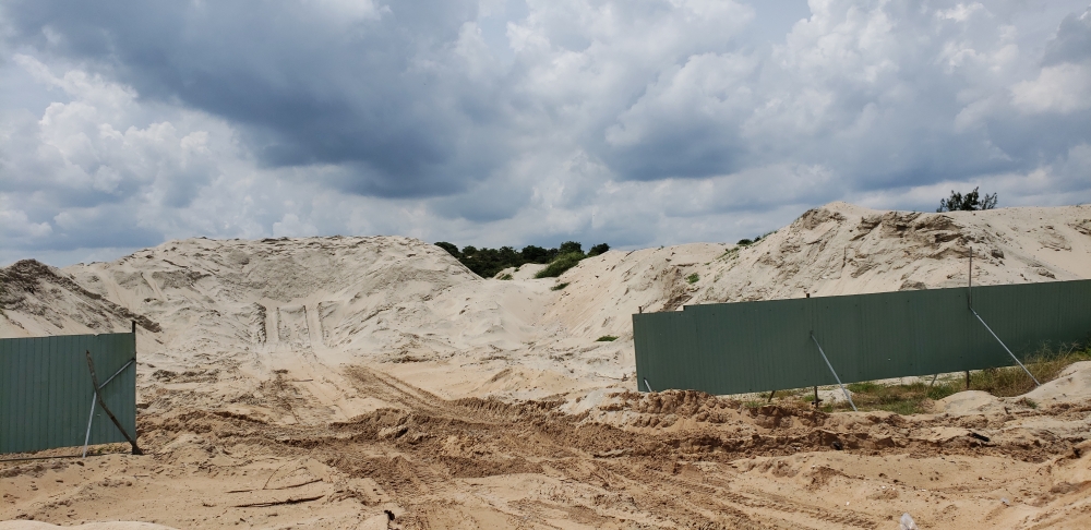 UBND tỉnh BR - VT tịch thu 32 m3 cát san lấp đã khai thác được quy đổi thành tiền 32 m3 x 69.000 đồng = 2.208.000 đồng
