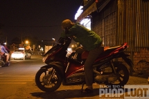 Nguy hiểm bủa vây những chuyến xe Grabbike về đêm