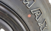 Bí ẩn sau những dấu chấm tròn trên lốp xe