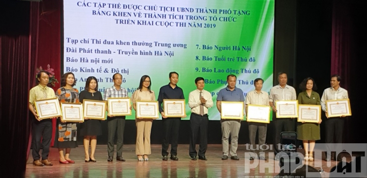 Viết về người tốt, việc tốt, Báo Tuổi trẻ Thủ đô nhận Bằng khen của UBND TP Hà Nội