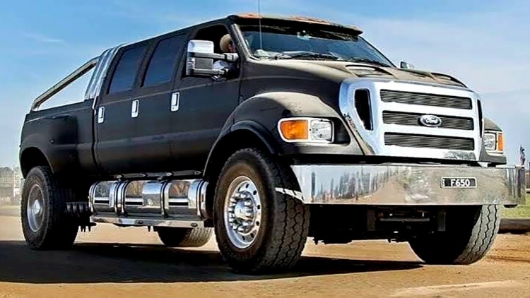 Siêu bán tải Ford F650 nặng 5,2 tấn với động cơ 320 mã lực