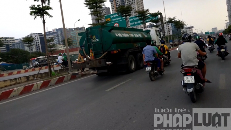 xe bon cho nuoc sach xuat hien khap cac pho ha noi