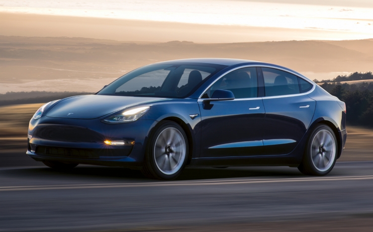 Trải nghiệm xe lạ Tesla Model 3 tại Việt Nam giá hơn 3 tỷ