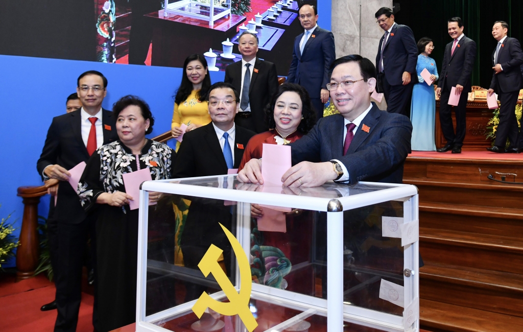 Đồng chí Vương Đình Huệ tiếp tục được bầu làm Bí thư Thành ủy Hà Nội khóa XVII với số phiếu tuyệt đối