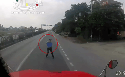 xe container suyt tong trung thanh tra giao thong