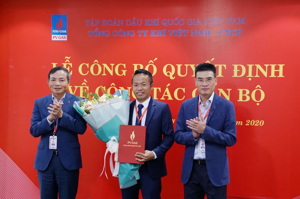 Lãnh đạo PV GAS trao quyết định bổ nhiệm Giám đốc KCM cho ông Nguyễn Văn Bé Ba