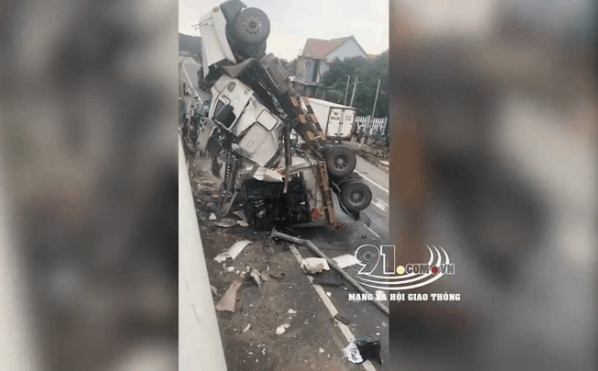 xe dau keo huc do thanh cau gap tai nan tham khoc