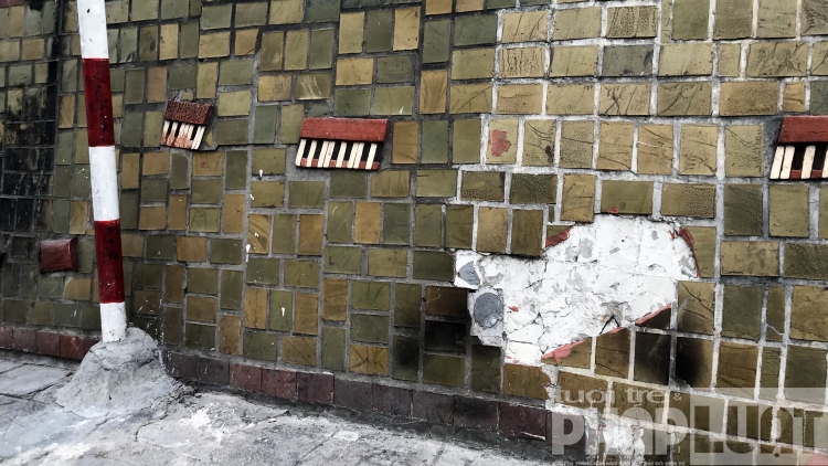 "Con đường gốm sứ" ven sông Hồng xuống cấp trầm trọng sau 9 năm