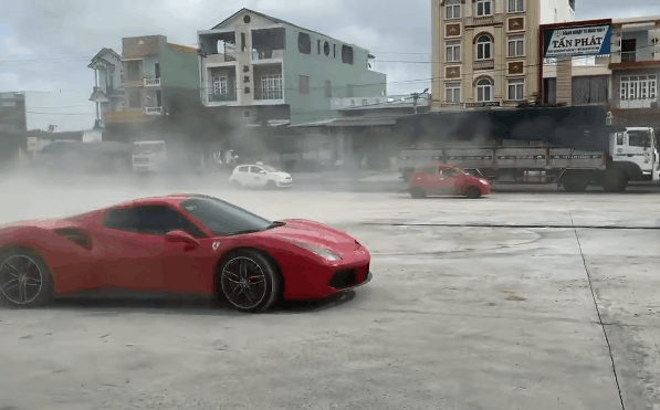 sieu xe drift chay lop truoc tram xang o binh dinh