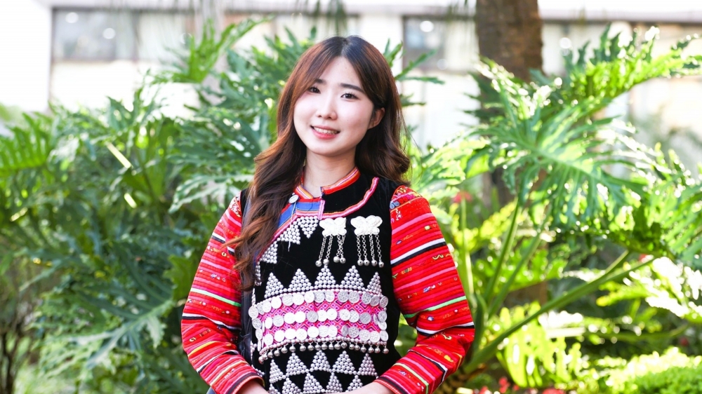 nu sinh dan toc ha nhi voi khat vong doi moi phuong phap day mon lich su