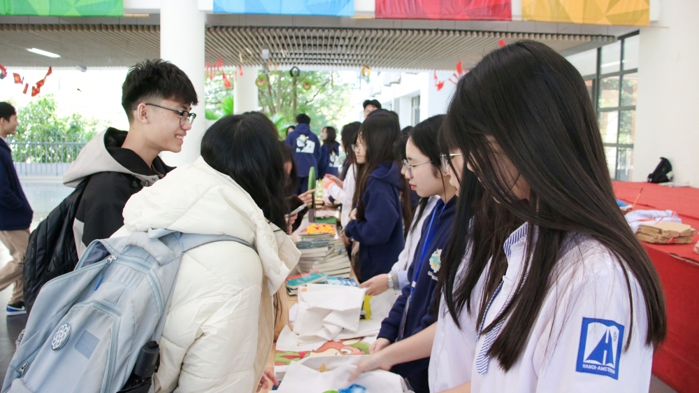 Biến giấy vụn trở thành "món đồ xanh" thân thiện với môi trường