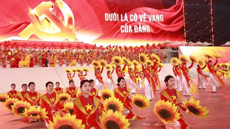 TRỰC TIẾP: Chương trình nghệ thuật đặc biệt “Dưới lá cờ vẻ vang của Đảng”