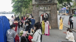 Những nghề “vào mùa” giúp giới trẻ tăng tốc thu nhập dịp cận Tết