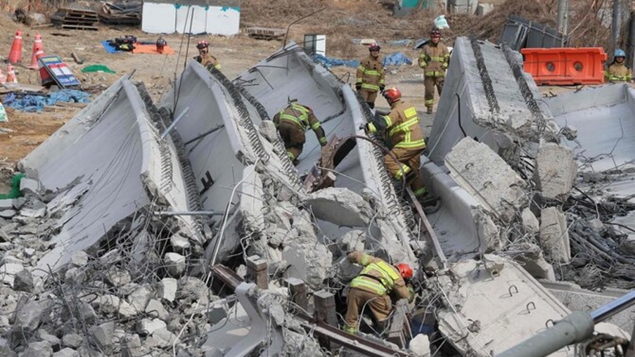 Sập cầu cao tốc đang thi công ở Hàn Quốc, nhiều người chết và bị thương