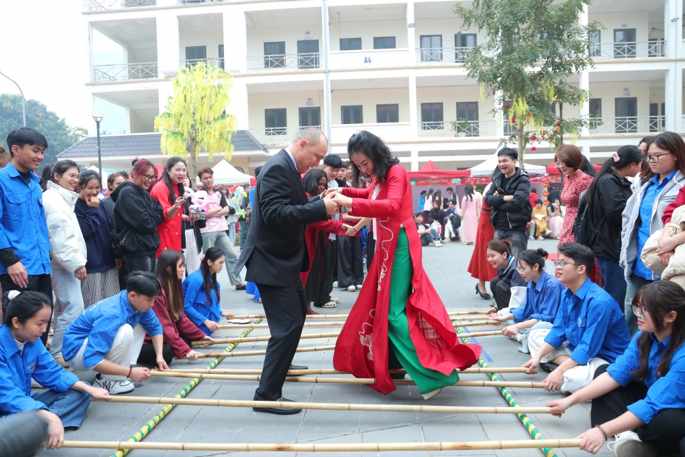 Lan tỏa Tết Việt, gắn kết giáo dục và cộng đồng trong thời kỳ hội nhập