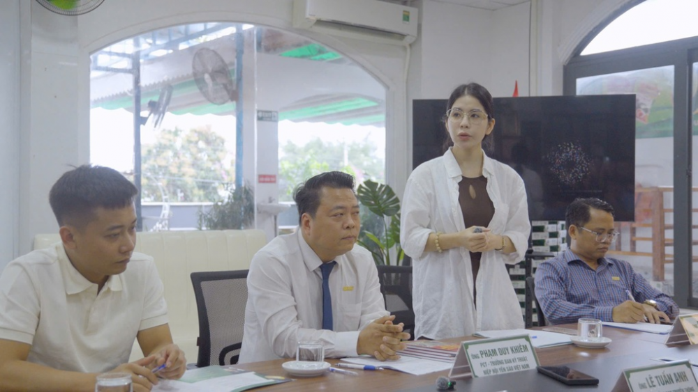 Cuộc khủng hoảng của các "chiến thần" livestream thu tiền thật, bán niềm tin